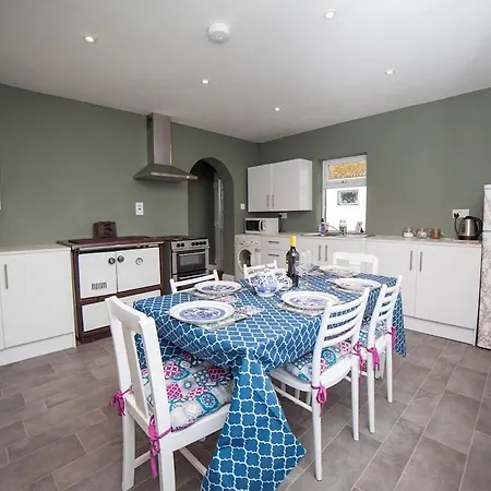 3 Bed In Gweesalia Oc-ii16998 Holiday home Tullaghanbaun